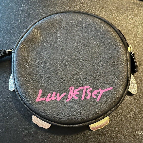 Betsey Johnson glittery penguin wristlet in EUC - Picture 2 of 4